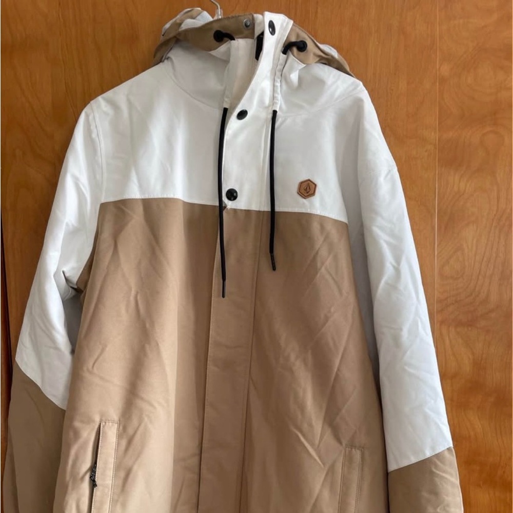 Volcom White and Tan Snowboard Jacket